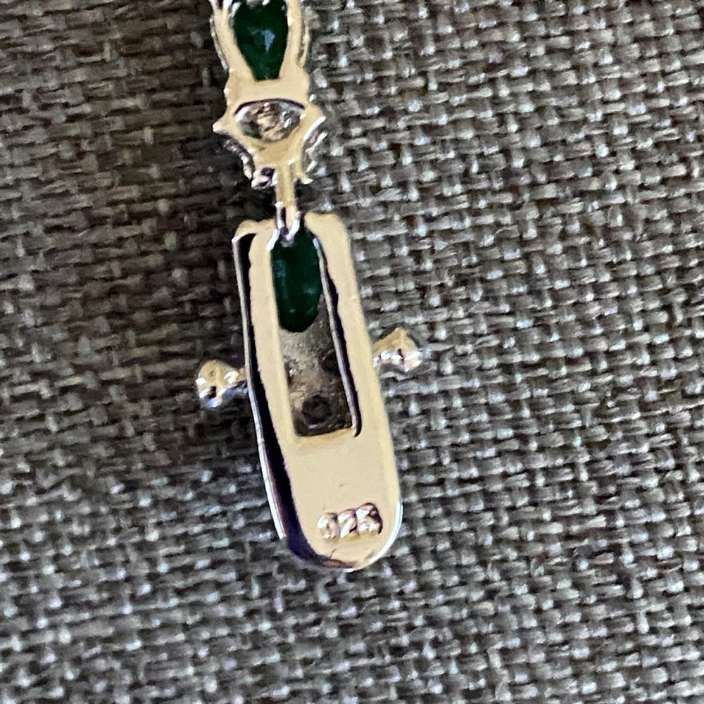 Estate Green and White Stone Tennis Bracelet - Picture 9 of 9